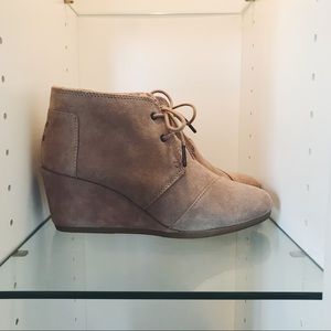 TOMS Women’s Desert Wedge